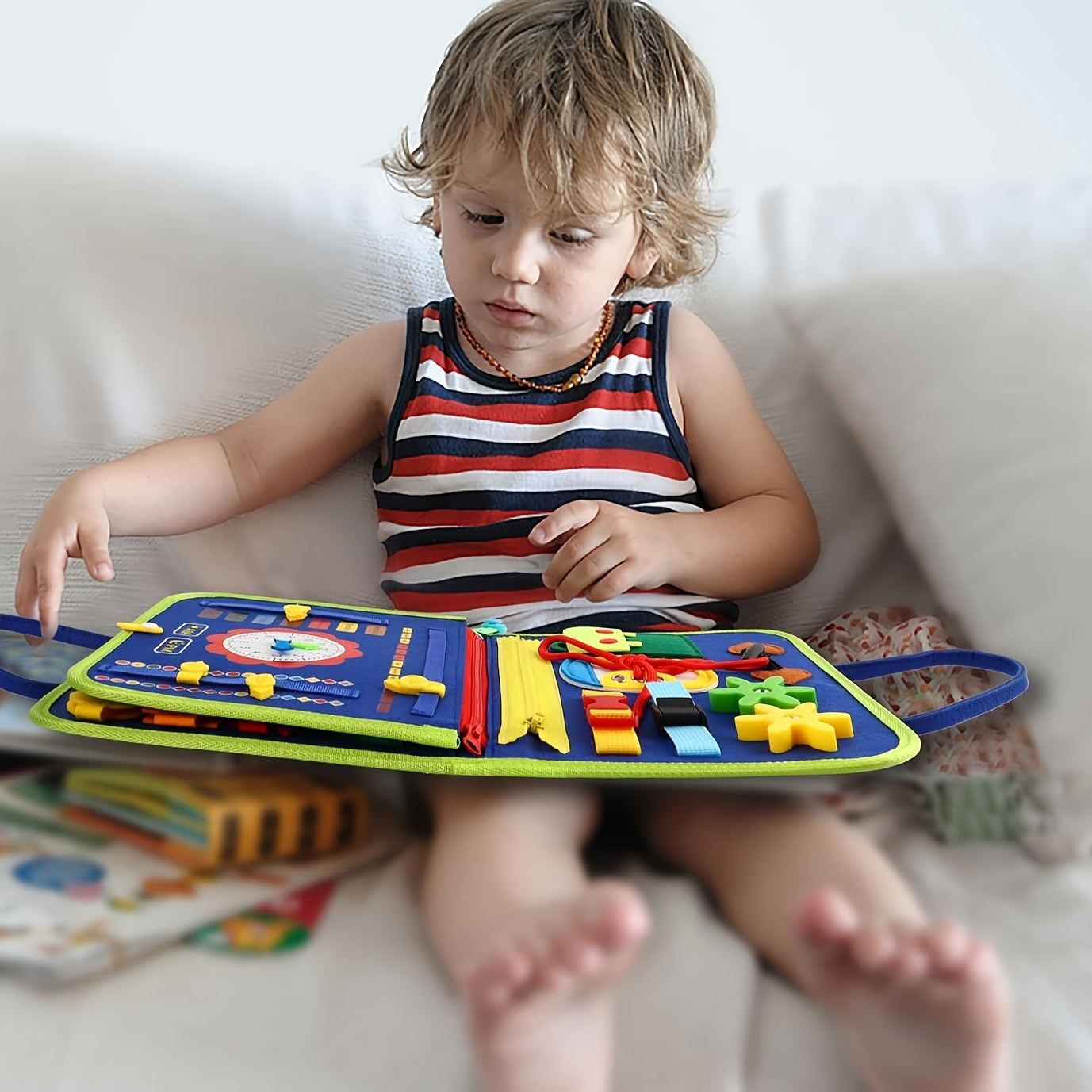 Tableau d'Activités 25-en-1 | Jouet Éducatif Sensoriel pour Tout-Petits de 1 à 4 Ans, Parfait pour les Voyages et Cadeau King of Toys