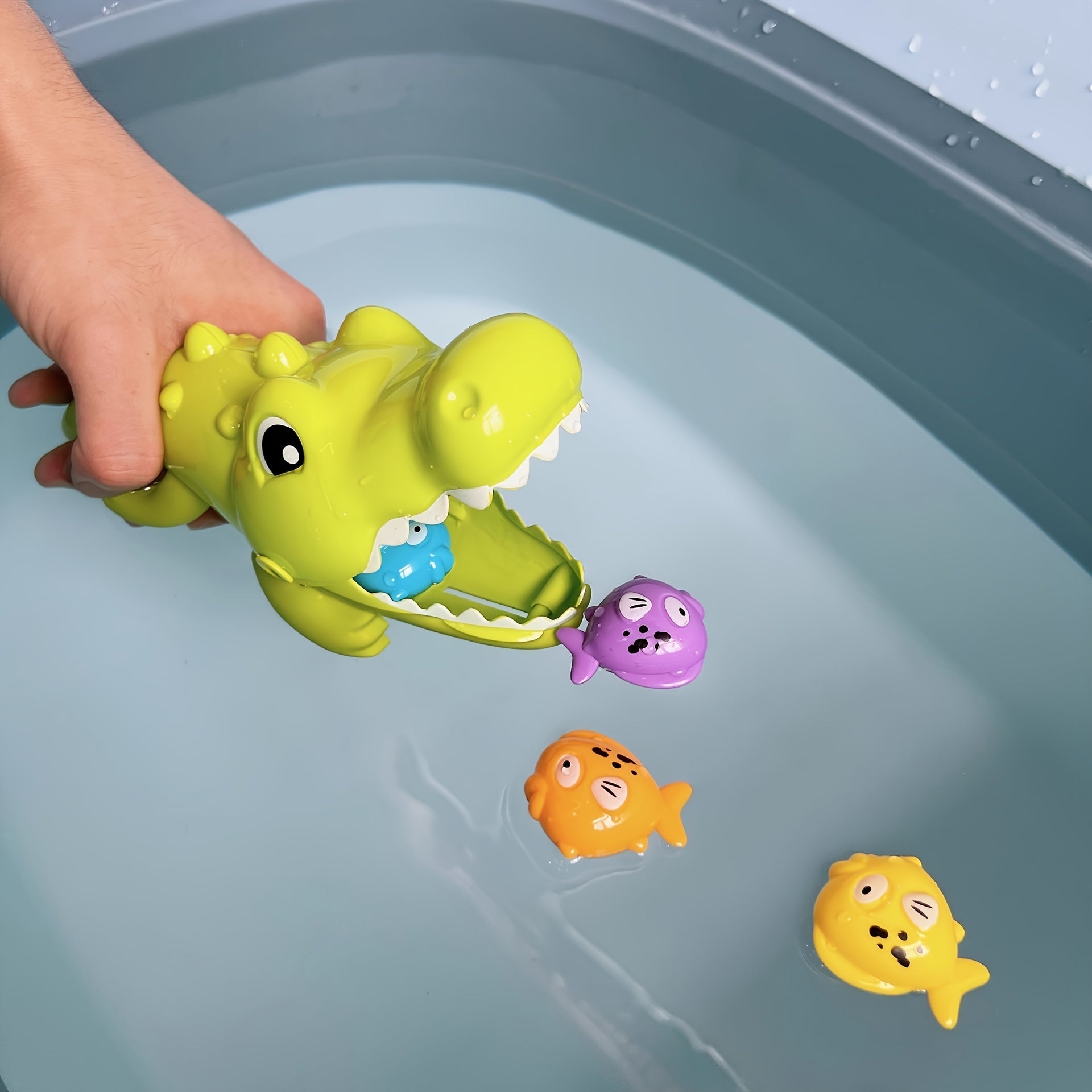 Jouet de Bain Créatif | Crocodile Mangeant des Petits Poissons Éducatif | Jouet de Bain Fun pour Enfants 18 Mois+ | Couleurs Aléatoires King of Toys