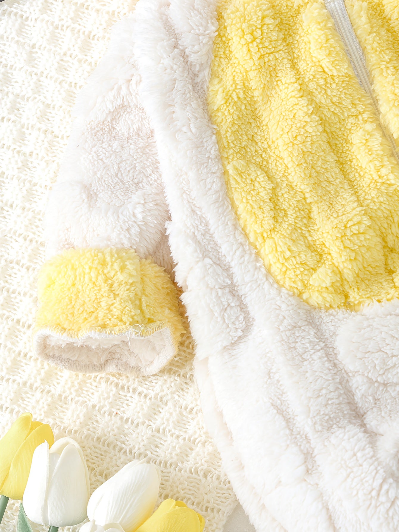 Combinaison Bébé Unisexe en Polaire Motif Poussin - Grenouillère à Capuche Chaude et Douce pour Filles et Garçons (Automne/Hiver)