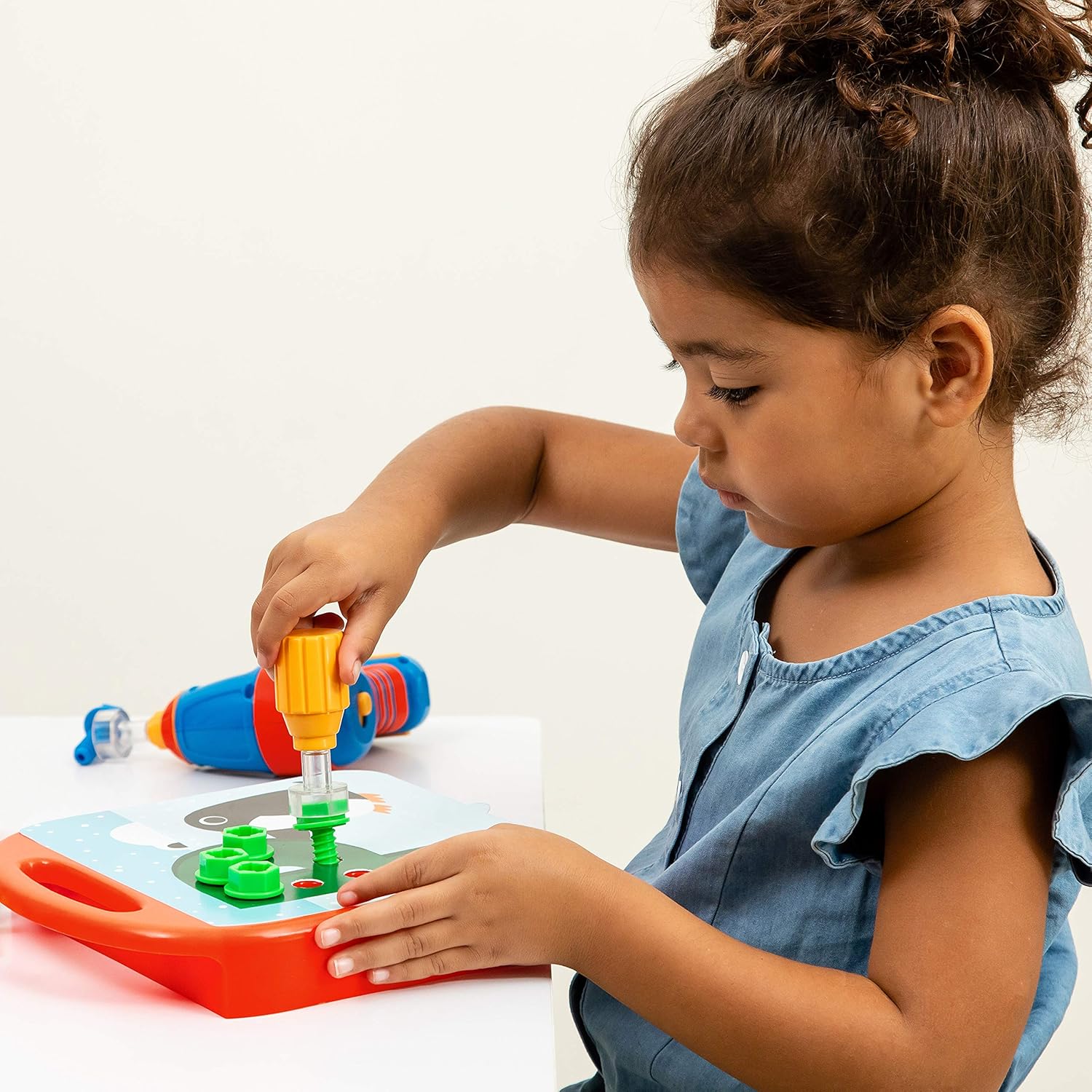 Educational Insights Design & Drill ABC et 123 - 90 Pièces avec Jeu de Perceuse Électrique, Essentiel pour les Classes de Maternelle et de Jardin d’Enfants, Âge 3+ King of Toys