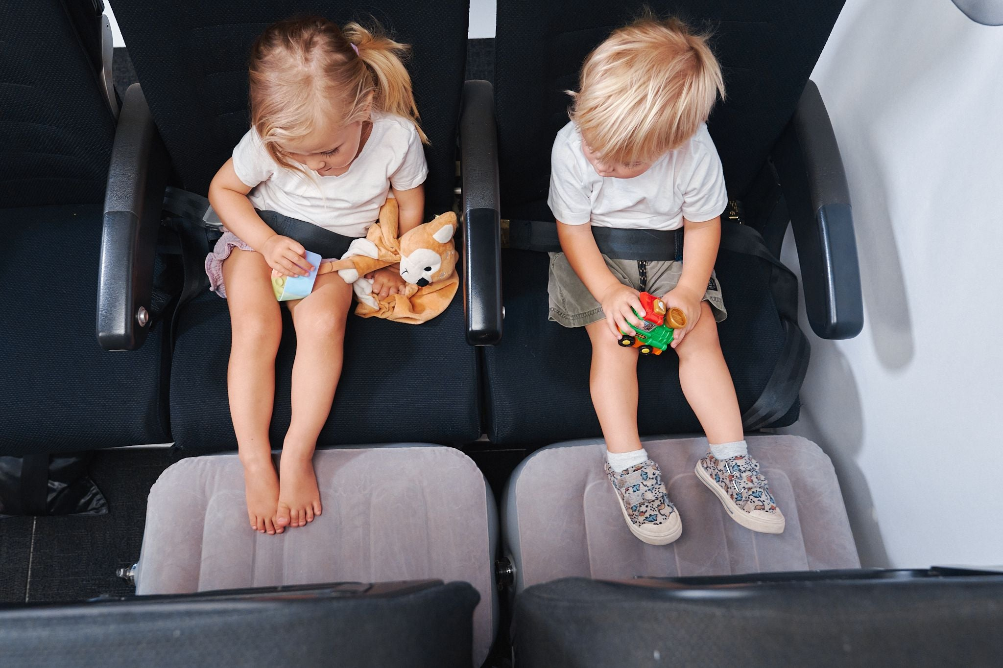 CloudNest Coussin de Voyage pour Enfants – Soutien gonflable pour avion et voiture