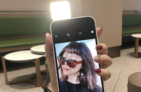 Coque iPhone avec anneau lumineux rechargeable intégré | Coque de téléphone multifonction avec lumière LED pour selfies Cadeau King of Toys