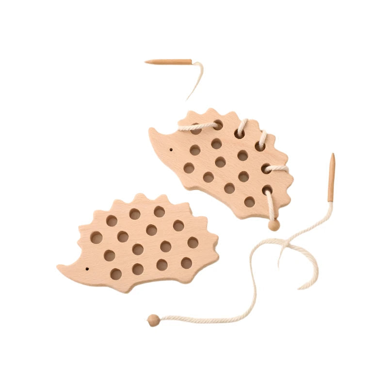 Planche à Fil Hérisson en Bois Montessori | Jouet Éducatif Développement Motricité Fine, Activité à Enfiler avec Perles et Boutons pour Enfants 3+ King of Toys