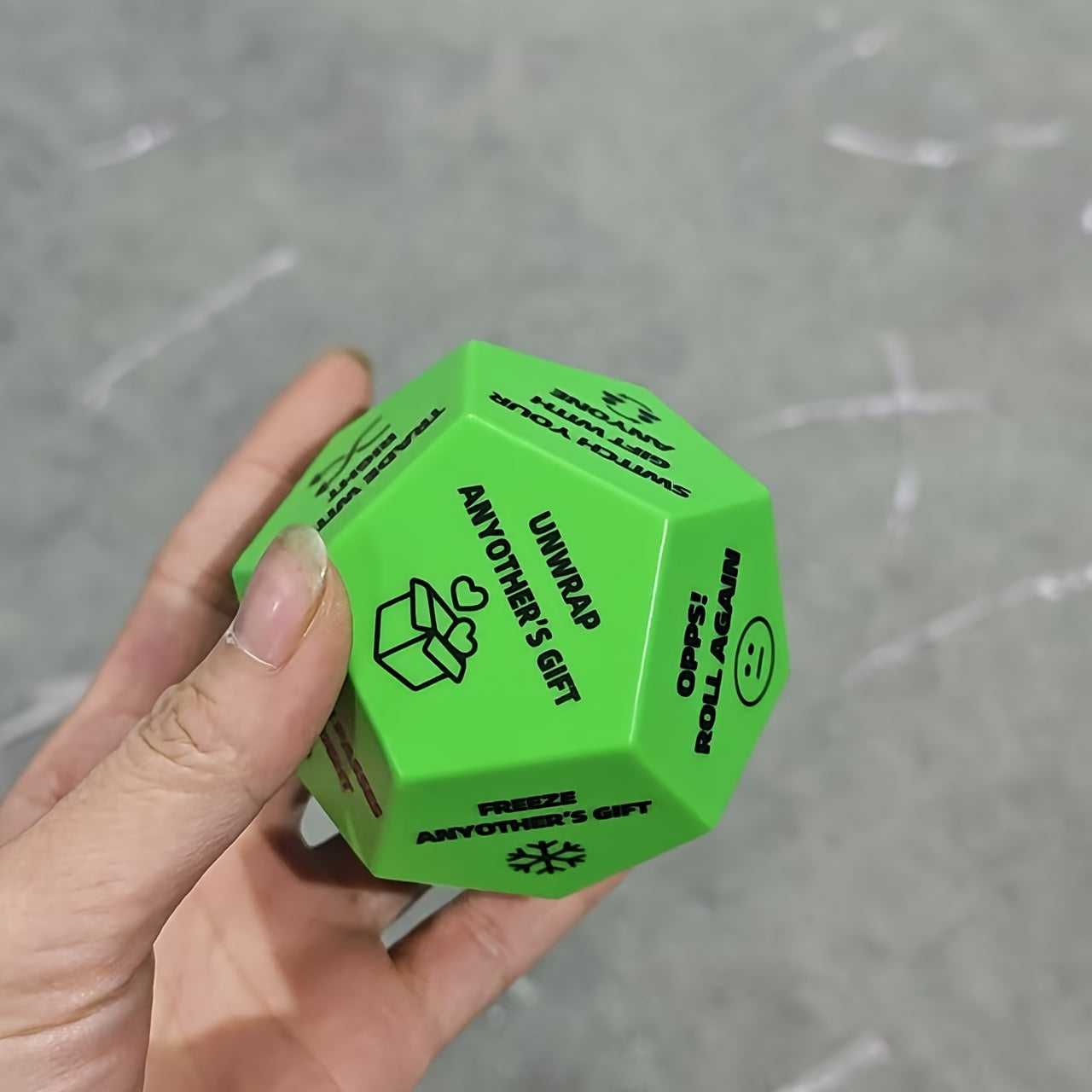 Dé Surprise de Noël de Santa - Dé à 12 Faces Unique - Jeu Festif pour Enfants & Adultes - Parfait pour les Fêtes de Noël King of Toys