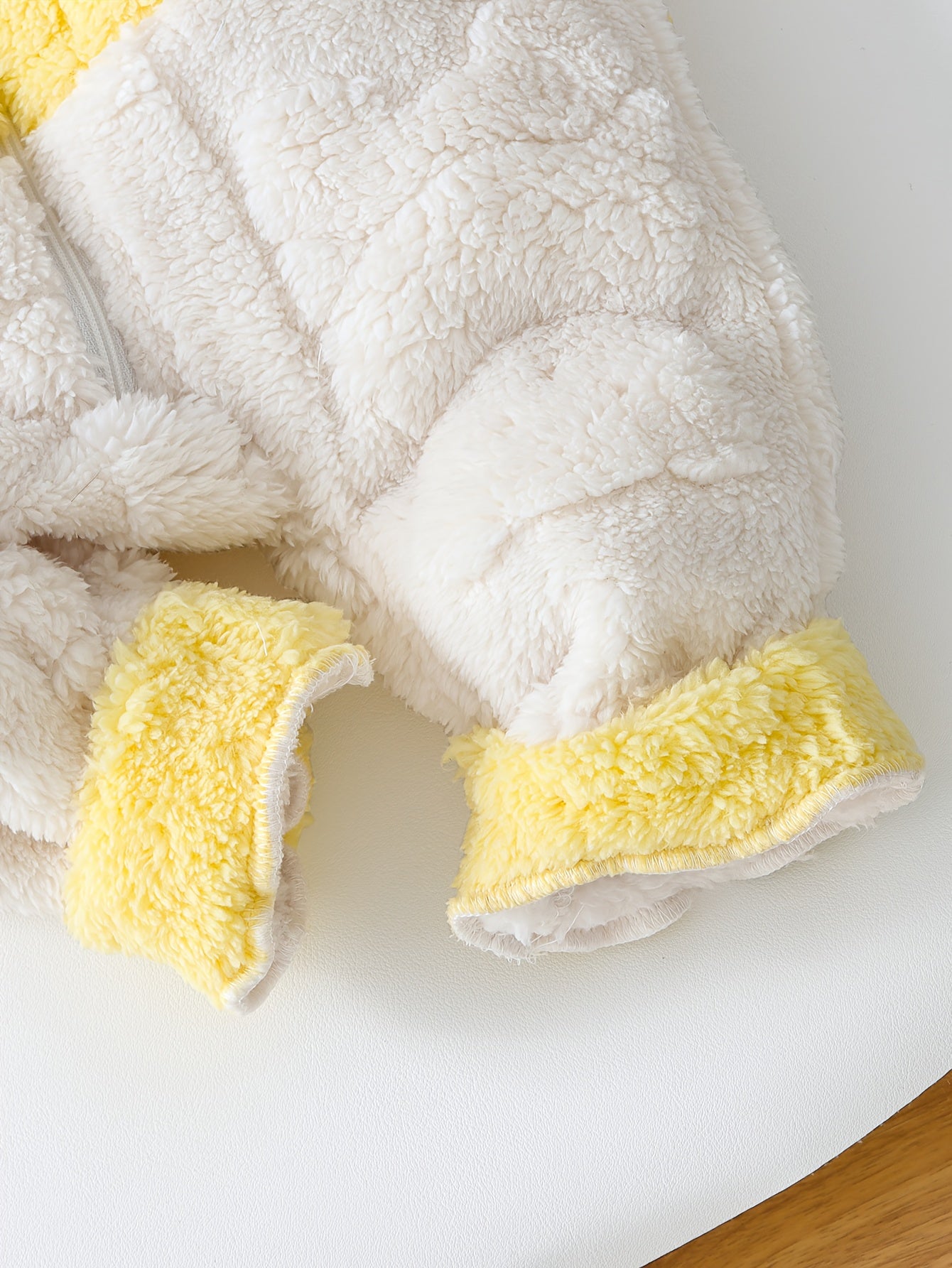 Combinaison Bébé Unisexe en Polaire Motif Poussin - Grenouillère à Capuche Chaude et Douce pour Filles et Garçons (Automne/Hiver)